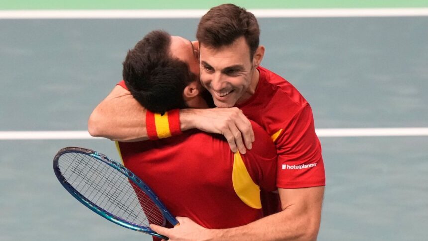 Spain defeats Czech Republic and advances to Davis Cup semifinals