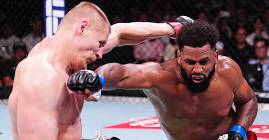 Waldo Cortes-Acosta KOs Ante Delija After Suffering Nasty Eye Poke - UFC Vegas 110 Highlights