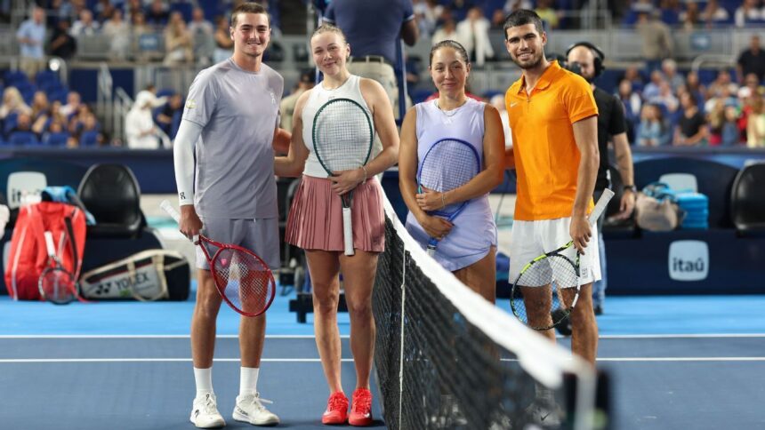 Carlos Alcaraz and other star players hold exhibitions at Marlins Park