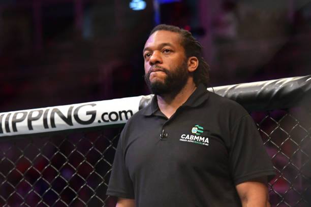 Herb Dean explains the thought process behind his eye pokes in the UFC