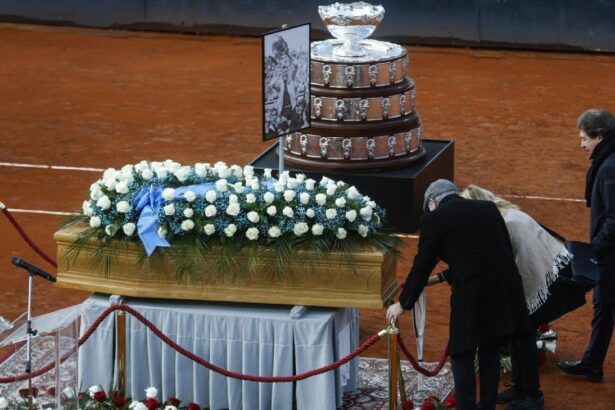 Hundreds pay tribute to tennis great Nicola Pietrangeli at monument in Rome