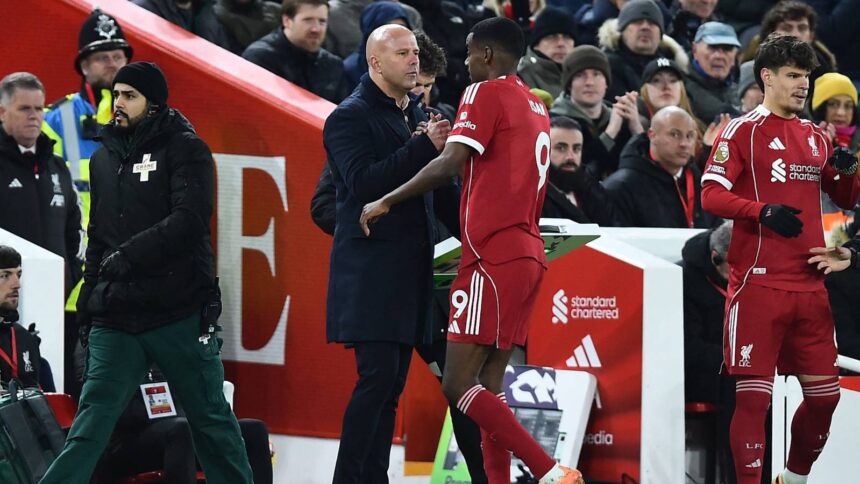 Jamie Carragher slaps £280,000 salary on Liverpool star who had no 'excuses' against Sunderland