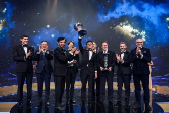 Lando Norris finally lifts the F1 trophy and is crowned champion at the FIA ​​Gala