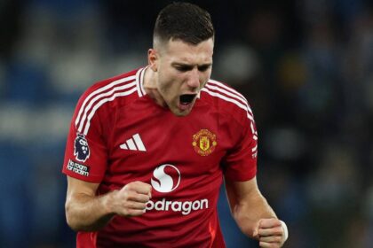 Manchester United are 'considering' signing a replacement for Dalot in the style of Alphonso Davies