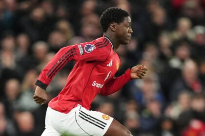 Manchester United pursue PL star 'like Roy Keane'