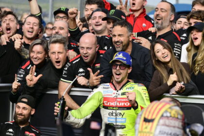 Valentino Rossi's MotoGP team "must fight for something important"