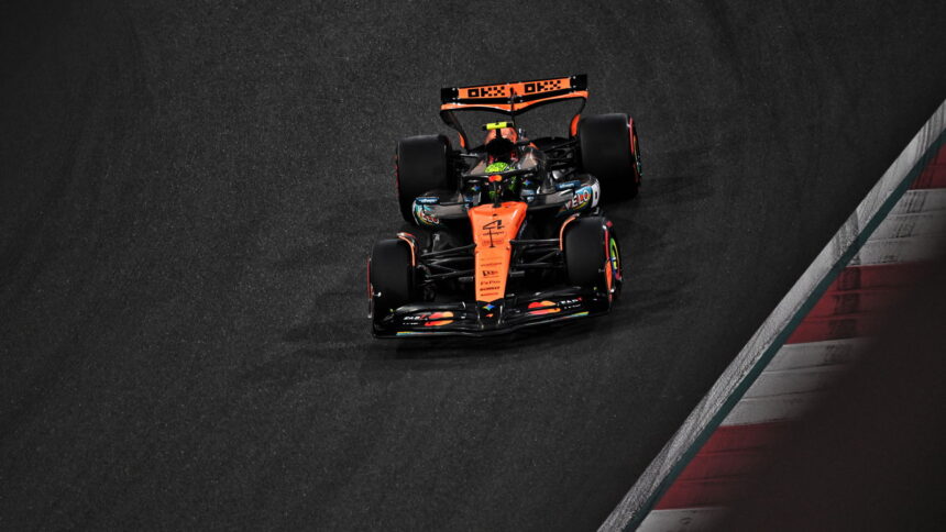 Who has the advantage after the first day of the F1 Abu Dhabi title deciding race?