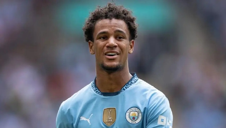 Oscar Bobb could leave Manchester City