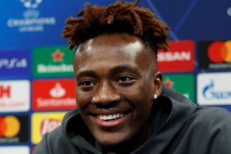 Aston Villa keep an eye on Mateta amid complex negotiations with Abraham