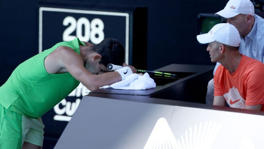 Australian Open Live: Zverev forces 5th set decider against thwarted Alcaraz