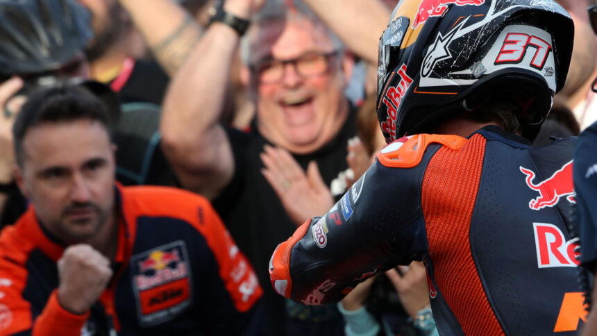 "Being able to compete is the key for Pedro": KTM talks about Acosta's MotoGP season - Exclusive