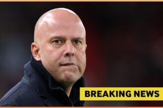 Arne Slot looks on during Liverpool vs Leeds