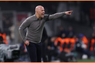 Arne Slot shouts instructions during Liverpool