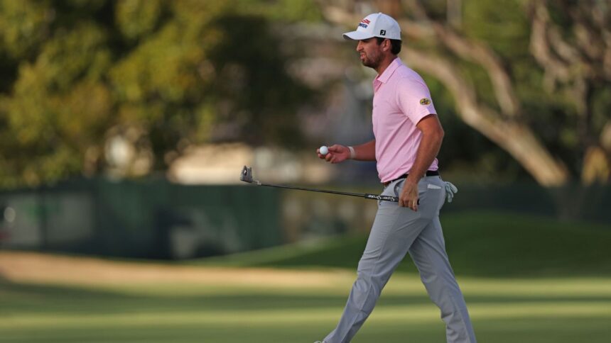 Davis Riley closes in on a two-shot lead with late birdie at wind-swept Waialae