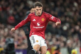 Manchester United are set to make an offer to Sunderland for Noah Sadiki