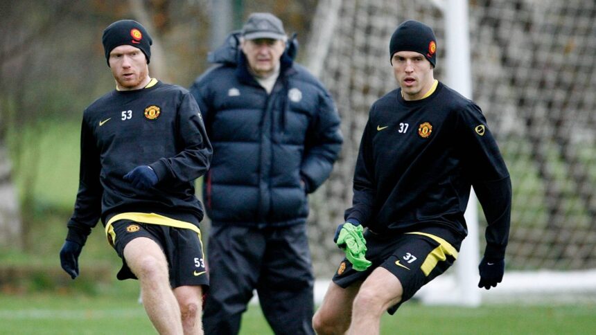 Manchester United must sell star player 'like Scholes'