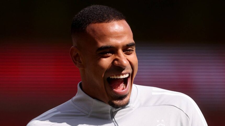 Manchester United ready to sign £26m defender