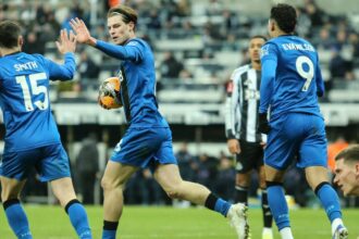 Newcastle join four-team Premier League race to sign Alex Scott