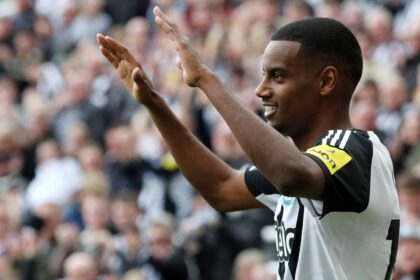 Newcastle lead battle to sign new Isak, bad news for Waltemade