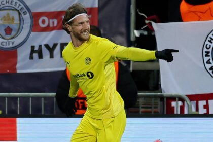 Norwich are currently considering a move for shock Sammy Schmodics as a new replacement for Hoch.