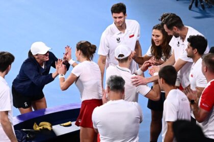 Poland defeats USA in doubles final to advance to United Cup final