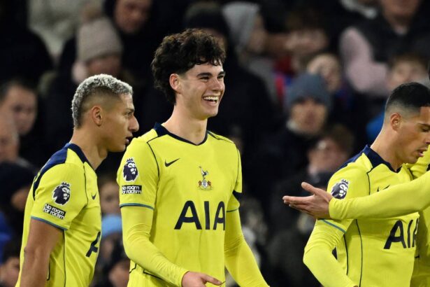 Spurs begin contract talks for £26m British star