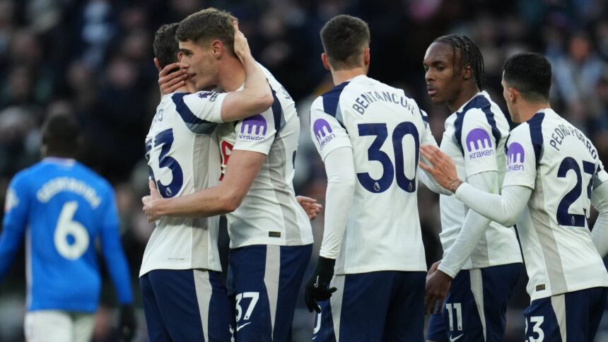 Wolves' stance on releasing Strand Larsen in January as Tottenham make contact