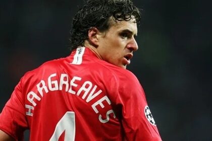 Former midfielder Owen Hargreaves cheers Manchester United on to Premier League top-four finish (video)