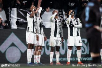 Juventus 3-0 Napoli: Disastrous return to Turin ends Conte's Scudetto hopes