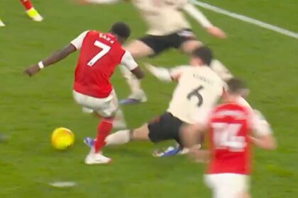 Liverpool defender Milos Kerkes shows off a great defensive performance to deny Arsenal star Bukayo Saka (video)