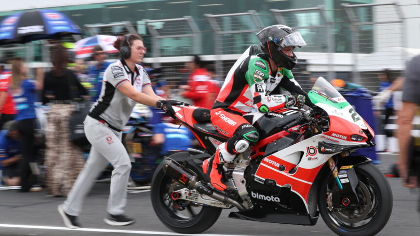 Alex Laws explains crash at Australian World SBK Race 2: ``There wasn't enough grip on the rear''