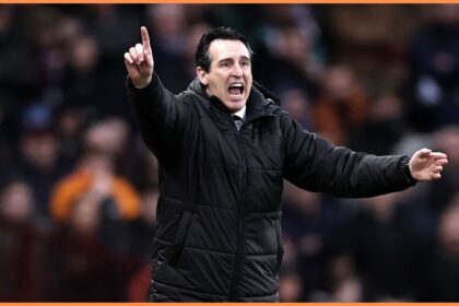 Aston Villa manager Unai Emery shouts instructions during the game against Leeds