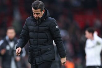 Marco Silva dejected after heartbreaking defeat against Man United
