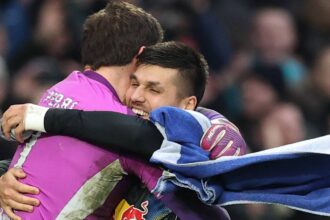 Leeds are ready to press ahead with signing Patrick Agyemang while Joel Pillow is on renewal at Rangers