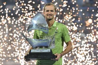 Medvedev wins Dubai title after injury withdrawal from Griekspur