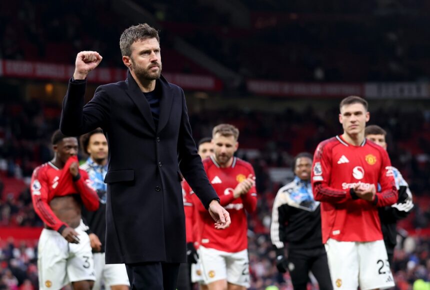 Michael Carrick celebrates after Manchester United
