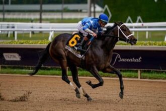 On Time Girl overcomes bad trip and scores with Forward Gal