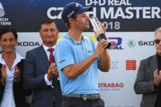 Report: Golfer Pavan injured after falling down elevator shaft