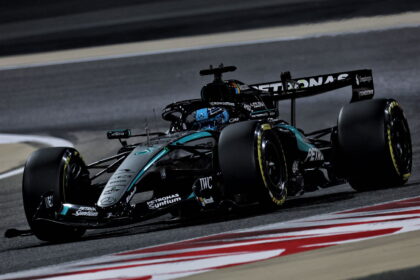 Rival suffers trouble on first day of Bahrain F1 final test, Mercedes leads