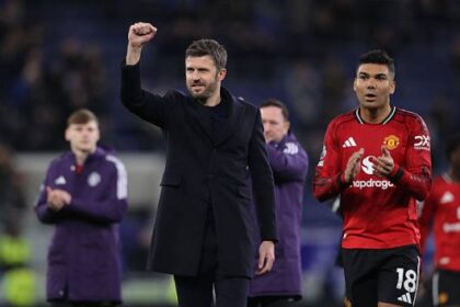 Neville and Carragher back Manchester United with 'virtually guaranteed' Champions League qualification