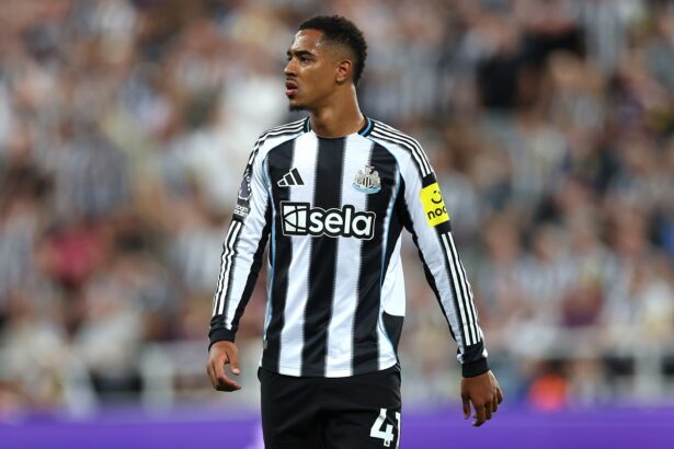 Jacob Ramsey sends message to Villa fans after kissing Newcastle badge