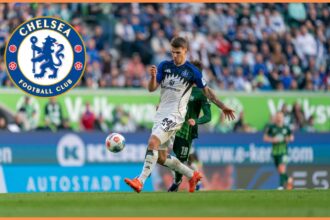 Luka Vuskovic in action for Hamburg