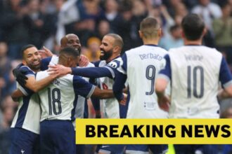 Jermain Defoe celebrates after scoring for Tottenham legends