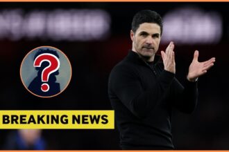 Arsenal manager Mikel Arteta applauding the fans