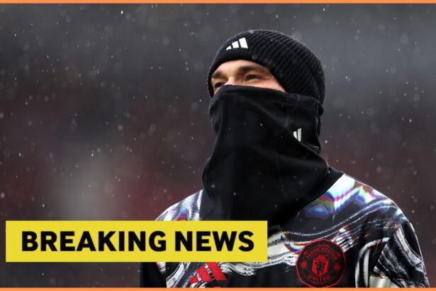 Manuel Ugarte warming up for Manchester United