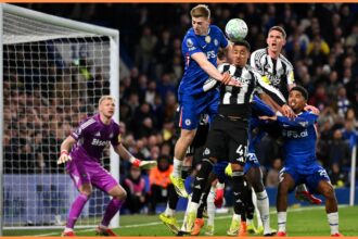 Liam Delap in action for Chelsea against Newcastle