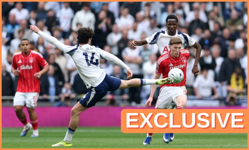 Elliot Anderson in action for Nottingham Forest vs Tottenham