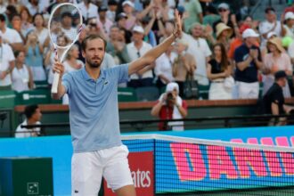 Daniil Medvedev hands Carlos Alcaraz his first loss at Indian Wells in 2026