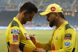 Deepak Chahar in Chennai Super Kings jersey and MS Dhoni