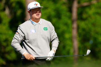 Im Sung-jae leads Snedeker by one point after the first round at Valspar